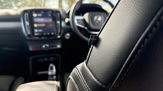 Volvo XC40 2.0 B4P Ultra Dark 5dr Auto Petrol Estate